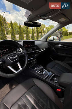 Внедорожник / Кроссовер Audi Q5 2018 в 