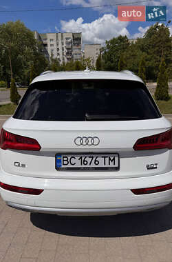 Внедорожник / Кроссовер Audi Q5 2018 в 