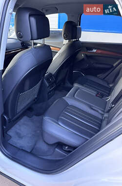 Внедорожник / Кроссовер Audi Q5 2020 в 