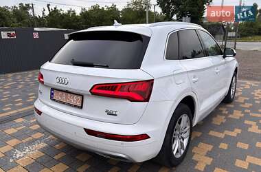 Внедорожник / Кроссовер Audi Q5 2018 в 