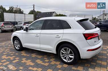 Внедорожник / Кроссовер Audi Q5 2018 в 