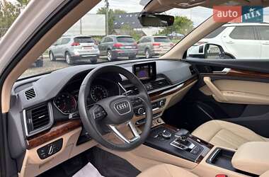 Внедорожник / Кроссовер Audi Q5 2018 в 