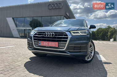 Внедорожник / Кроссовер Audi Q5 2018 в 