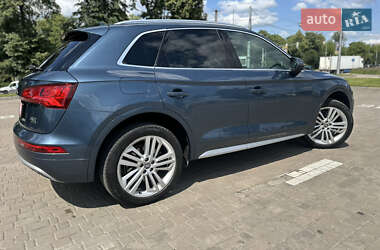 Внедорожник / Кроссовер Audi Q5 2018 в 