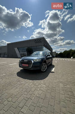 Внедорожник / Кроссовер Audi Q5 2018 в 