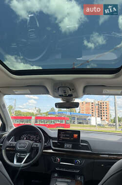 Внедорожник / Кроссовер Audi Q5 2018 в 