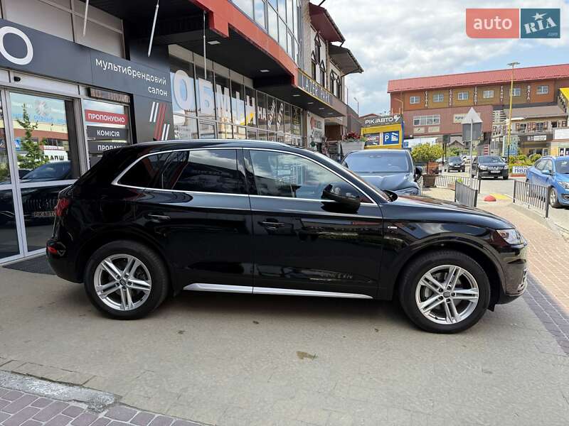 Позашляховик / Кросовер Audi Q5 2017 в Львові