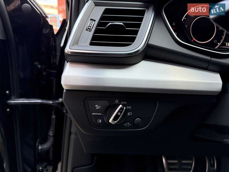 Позашляховик / Кросовер Audi Q5 2017 в Львові
