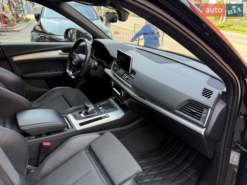 Позашляховик / Кросовер Audi Q5 2017 в Львові