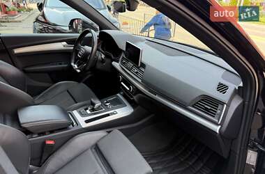 Внедорожник / Кроссовер Audi Q5 2017 в 