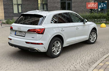 Внедорожник / Кроссовер Audi Q5 2021 в 