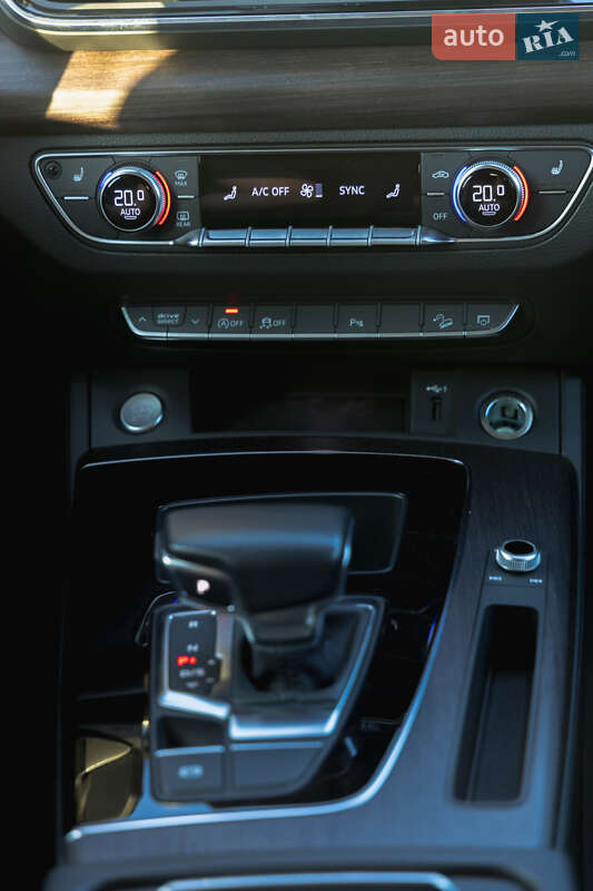 Позашляховик / Кросовер Audi Q5 2022 в Львові