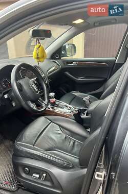 Позашляховик / Кросовер Audi Q5 2016 в Ужгороді