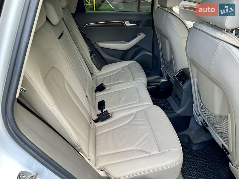 Внедорожник / Кроссовер Audi Q5 2009 в Днепре