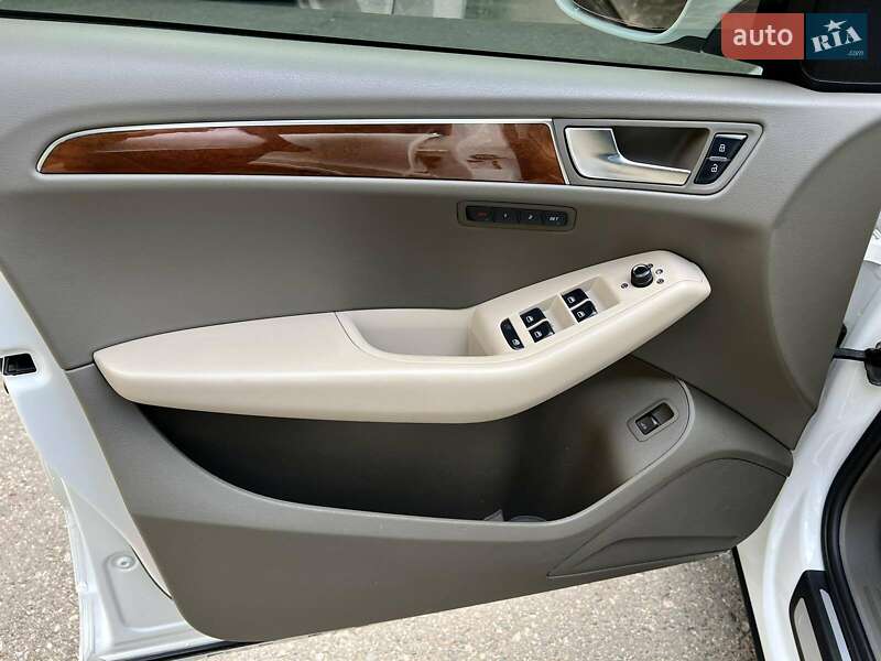 Внедорожник / Кроссовер Audi Q5 2009 в Днепре