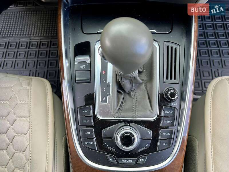 Внедорожник / Кроссовер Audi Q5 2009 в Днепре