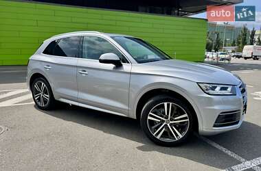 Внедорожник / Кроссовер Audi Q5 2018 в 