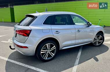 Внедорожник / Кроссовер Audi Q5 2018 в 