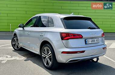 Внедорожник / Кроссовер Audi Q5 2018 в 