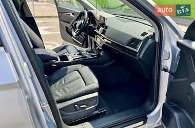 Внедорожник / Кроссовер Audi Q5 2018 в 