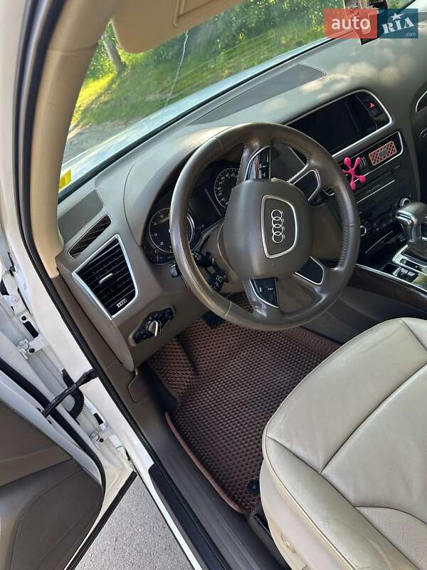 Внедорожник / Кроссовер Audi Q5 2015 в Самборе
