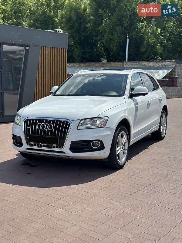 Позашляховик / Кросовер Audi Q5 2016 в 