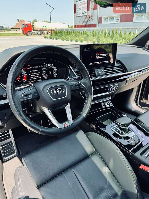 Позашляховик / Кросовер Audi Q5 2021 в Луцьку