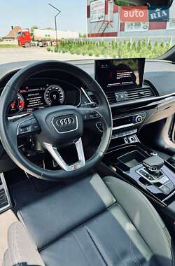 Внедорожник / Кроссовер Audi Q5 2021 в 