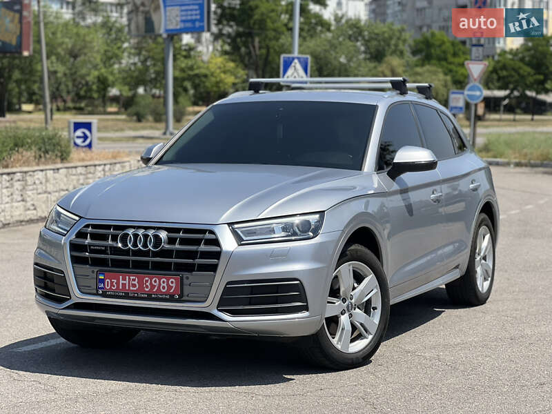 Внедорожник / Кроссовер Audi Q5 2018 в 