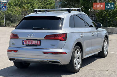 Внедорожник / Кроссовер Audi Q5 2018 в 