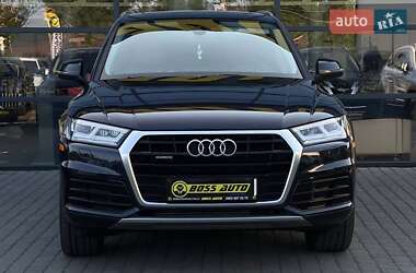Внедорожник / Кроссовер Audi Q5 2017 в 