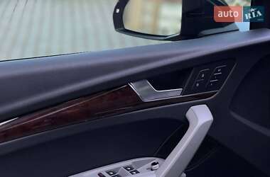Внедорожник / Кроссовер Audi Q5 2017 в 