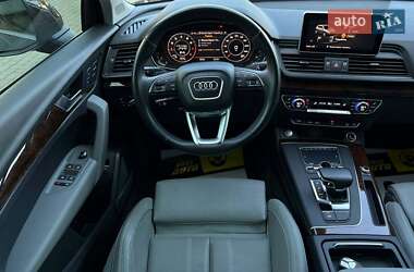 Внедорожник / Кроссовер Audi Q5 2017 в 