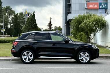 Внедорожник / Кроссовер Audi Q5 2018 в 