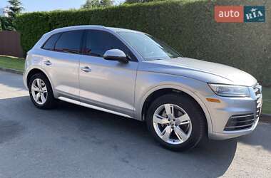 Внедорожник / Кроссовер Audi Q5 2018 в 