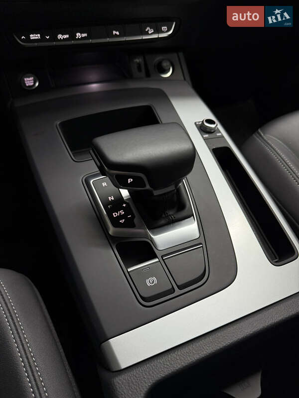 Внедорожник / Кроссовер Audi Q5 2021 в Одессе