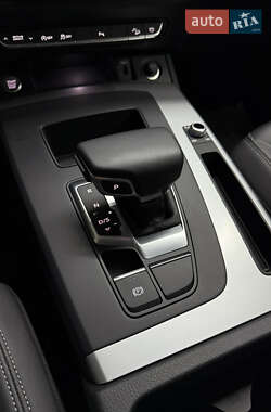Внедорожник / Кроссовер Audi Q5 2021 в 