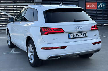 Позашляховик / Кросовер Audi Q5 2018 в Києві