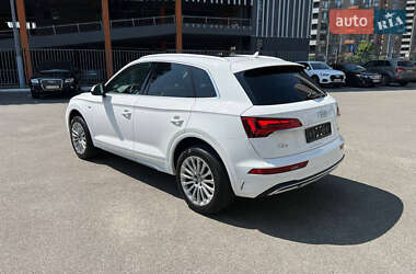 Внедорожник / Кроссовер Audi Q5 2021 в 