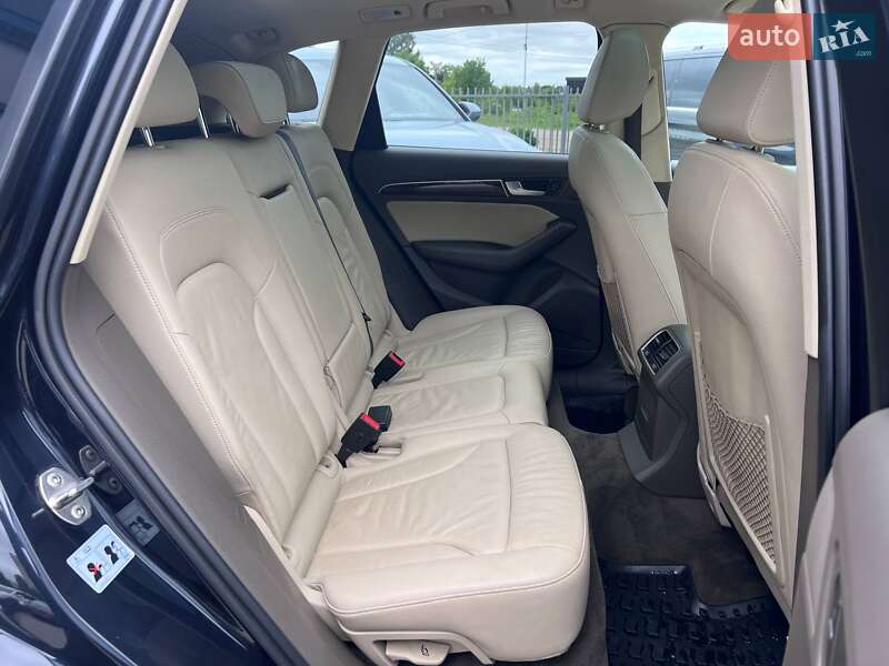 Внедорожник / Кроссовер Audi Q5 2015 в Нововолынске