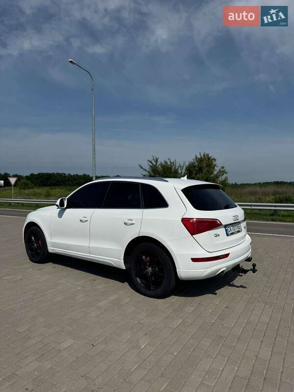 Внедорожник / Кроссовер Audi Q5 2011 в Золотоноше