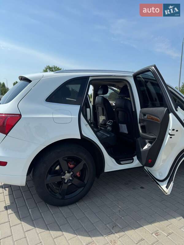 Внедорожник / Кроссовер Audi Q5 2011 в Золотоноше