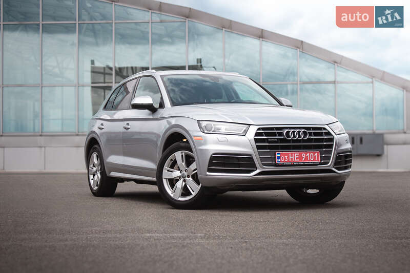 Внедорожник / Кроссовер Audi Q5 2018 в 