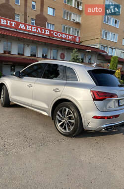 Внедорожник / Кроссовер Audi Q5 2022 в 
