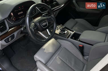 Внедорожник / Кроссовер Audi Q5 2019 в 