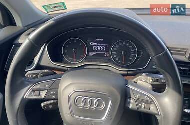 Внедорожник / Кроссовер Audi Q5 2018 в 