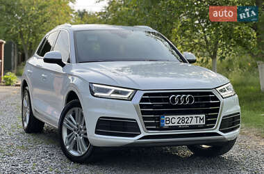 Внедорожник / Кроссовер Audi Q5 2017 в 