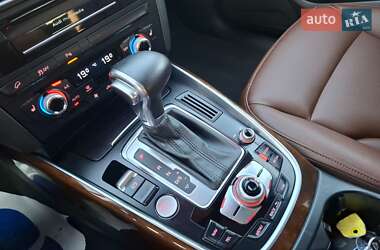 Внедорожник / Кроссовер Audi Q5 2015 в 
