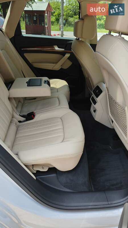 Позашляховик / Кросовер Audi Q5 2022 в Тернополі