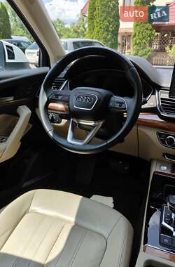 Внедорожник / Кроссовер Audi Q5 2022 в 